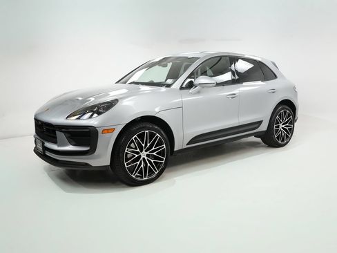 Used 2026 Porsche Macan AWD/4WD image 1