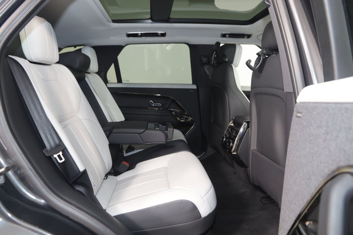 Used 2024 Land Rover Range Rover Sport Dynamic SE AWD/4WD image 15