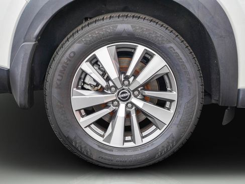 Used 2023 Nissan Pathfinder SL w/ Lighting Package (N92) image 14