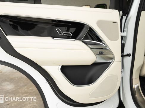 Used 2023 Land Rover Range Rover SE image 27