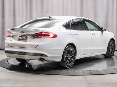 Used 2018 Ford Fusion SE w/ Equipment Group 201A image 4