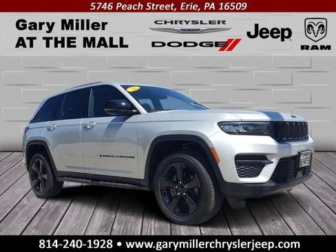 Used 2023 Jeep Grand Cherokee Altitude AWD/4WD image 1