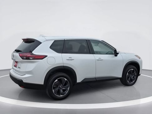 Used 2024 Nissan Rogue SV AWD/4WD image 8
