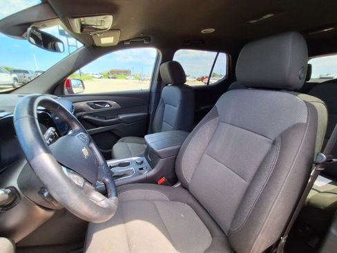 Used 2023 Chevrolet Traverse LT FWD image 11