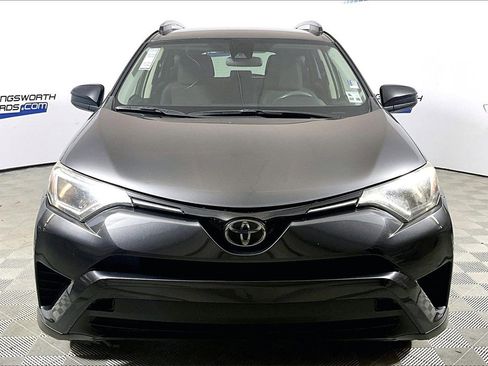 Used 2018 Toyota RAV4 LE image 2