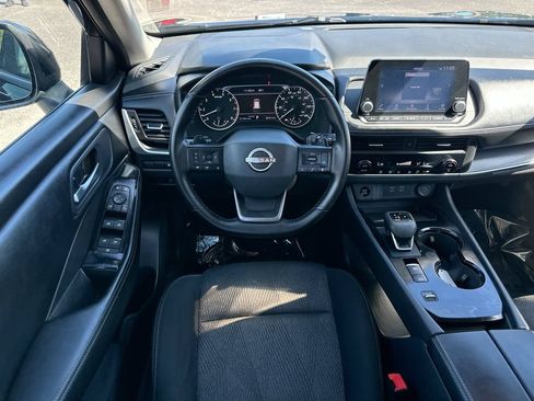 Used 2025 Nissan Rogue SV FWD image 20
