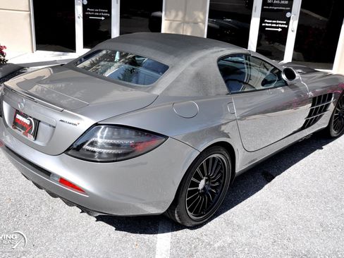 Used 2009 Mercedes-Benz SLR image 16