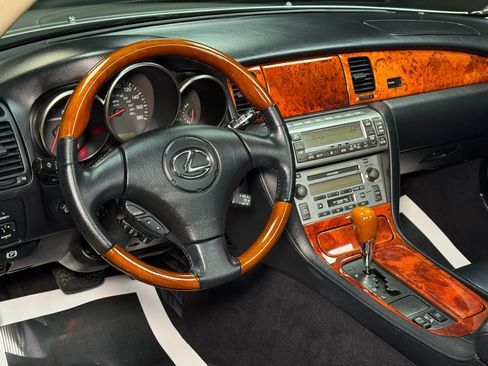 Used 2005 Lexus SC 430 Convertible image 41