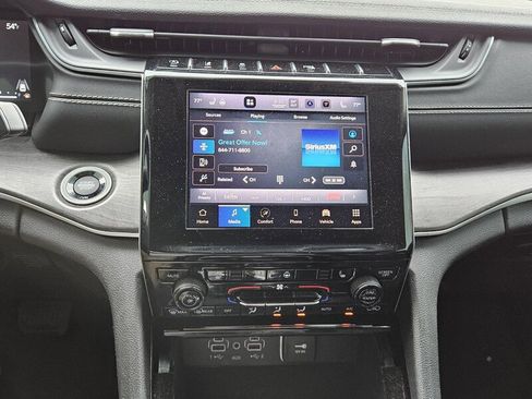 Used 2022 Jeep Grand Cherokee L Limited image 15