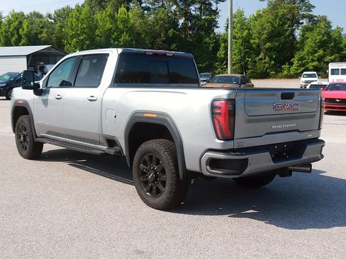 Used 2024 GMC Sierra 2500 AT4 w/ AT4 Premium Plus Package AWD/4WD image 5