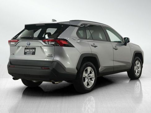 Used 2021 Toyota RAV4 XLE image 5