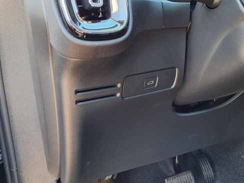 New 2026 Volvo XC90 T8 Plus w/ Protection Package image 11