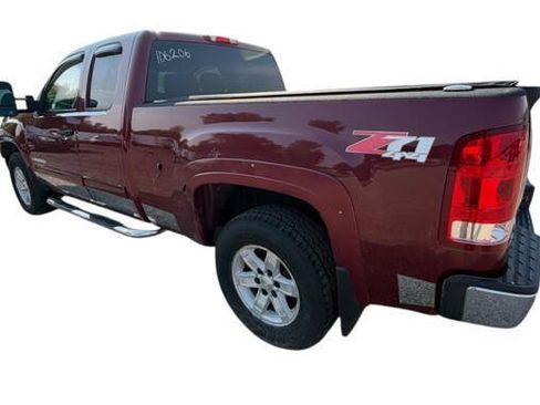 Used 2007 GMC Sierra 1500 SLE w/ SLE1 Preferred Package AWD/4WD image 3