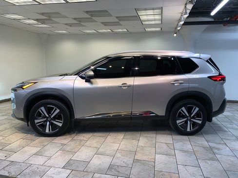 Used 2021 Nissan Rogue Platinum image 4