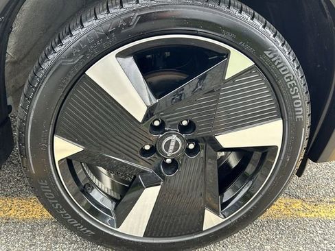 Used 2025 Nissan Kicks SR FWD image 13