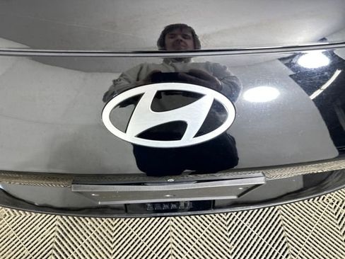 Used 2024 Hyundai Ioniq 6 Limited image 9