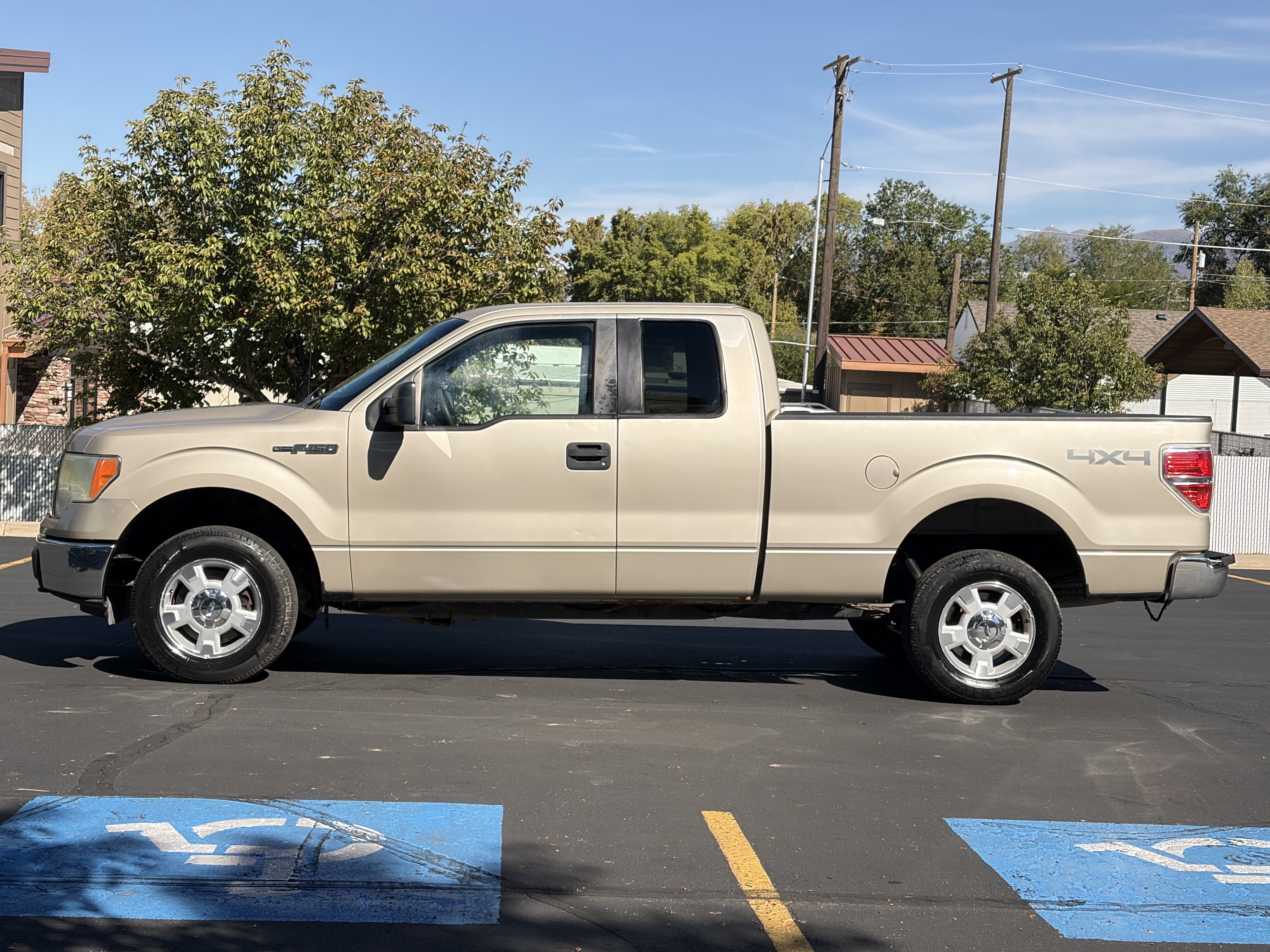 Used 2010 Ford F150 XLT AWD/4WD image 3