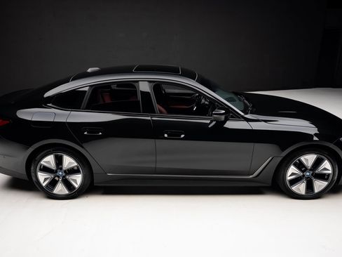 Used 2023 BMW i4 eDrive40 w/ Premium Package image 32