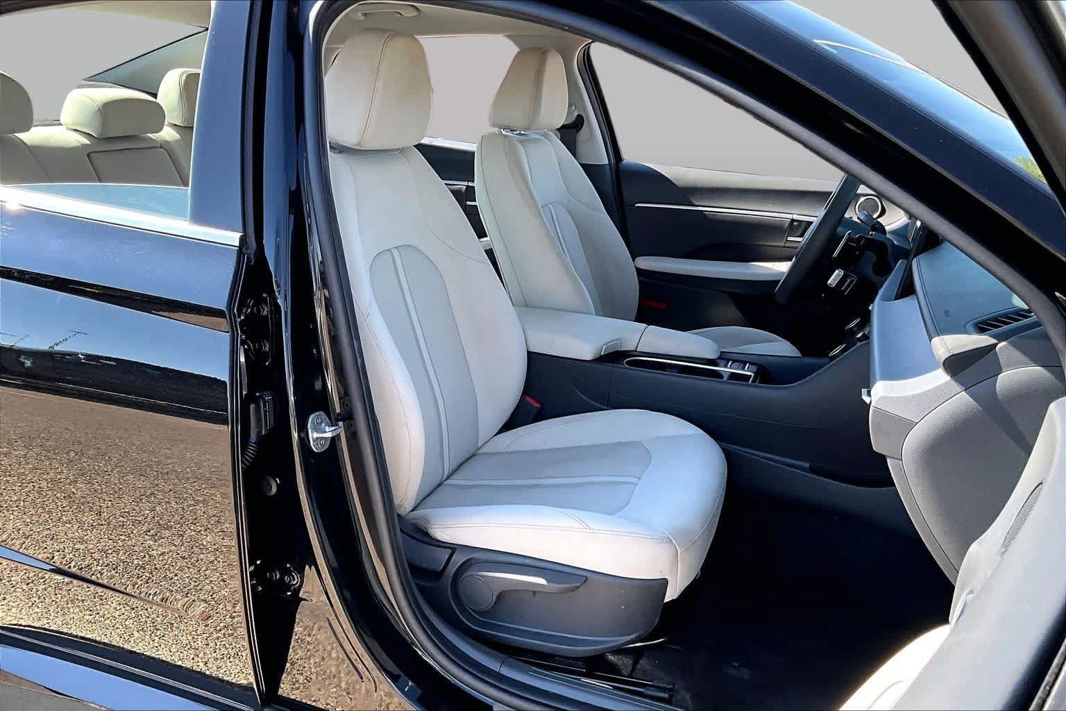 Used 2025 Hyundai Sonata SEL FWD image 9