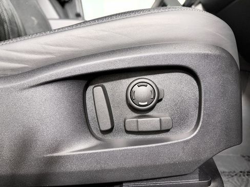 Used 2023 Land Rover Defender 110 V8 AWD/4WD image 58