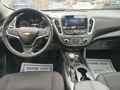 Used 2022 Chevrolet Malibu LT FWD image 12