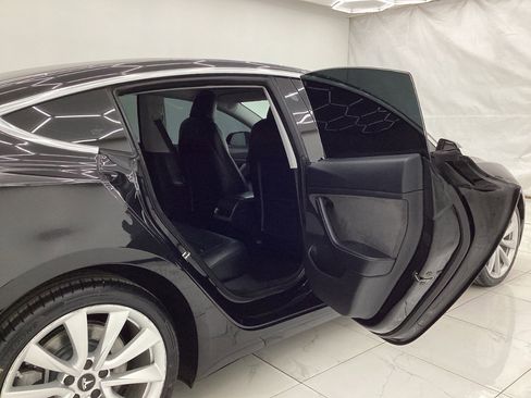 Used 2018 Tesla Model 3 Mid Range RWD image 23