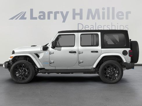 Used 2023 Jeep Wrangler Unlimited Rubicon 4xe w/ Cold Weather Group image 3