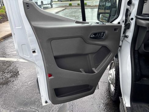 Used 2023 Ford Transit 250 Medium Roof AWD image 10