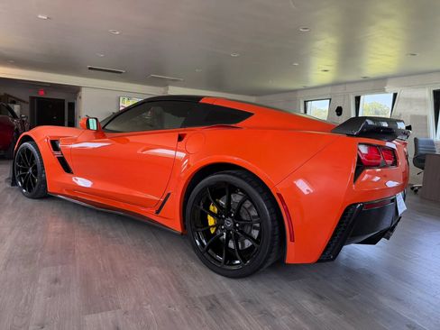 Used 2019 Chevrolet Corvette Grand Sport RWD image 3