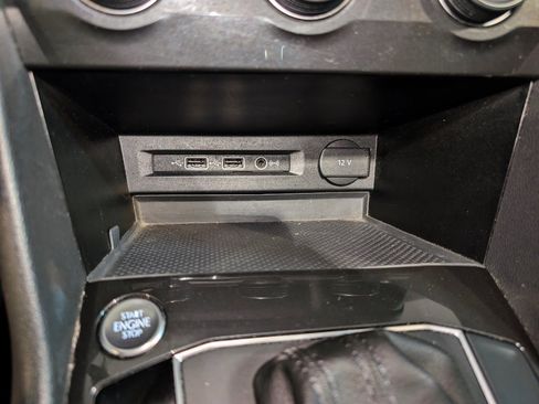 Used 2019 Volkswagen Tiguan SEL image 45