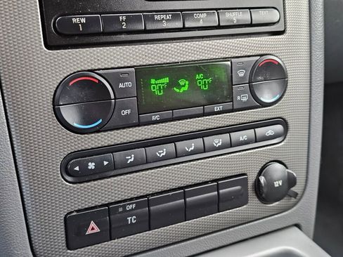 Used 2005 Ford Freestyle SE image 22