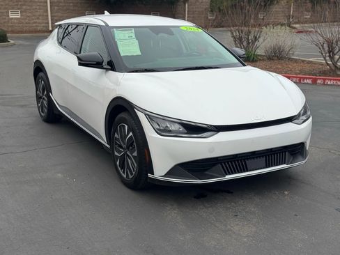 Used 2024 Kia EV6 Light RWD image 8