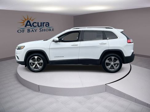 Used 2019 Jeep Cherokee Limited image 3