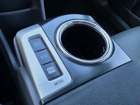 Used 2013 Toyota Prius V Five image 23