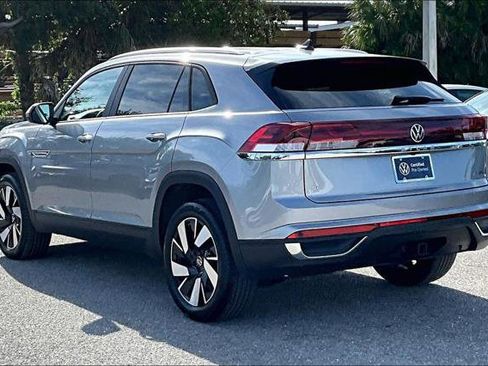 Certified 2025 Volkswagen Atlas Cross Sport SE AWD/4WD image 7