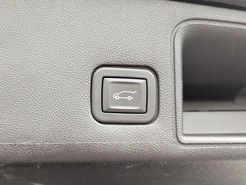 Used 2023 GMC Terrain Denali w/ Denali Premium Package image 12