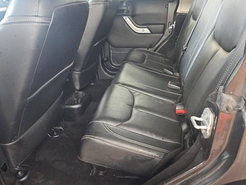 Used 2016 Jeep Wrangler Unlimited Rubicon AWD/4WD image 16