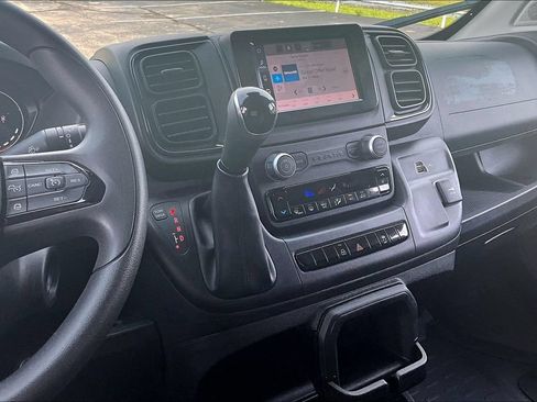 Used 2025 RAM ProMaster 2500 w/ U-Haul Equipment Group FWD image 9