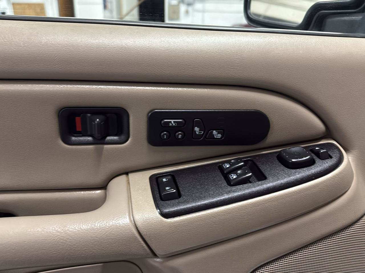 Used 2005 Chevrolet Silverado 2500 LT w/ Heavy-Duty Power Package AWD/4WD image 30