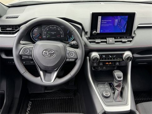 Used 2025 Toyota RAV4 SE image 10