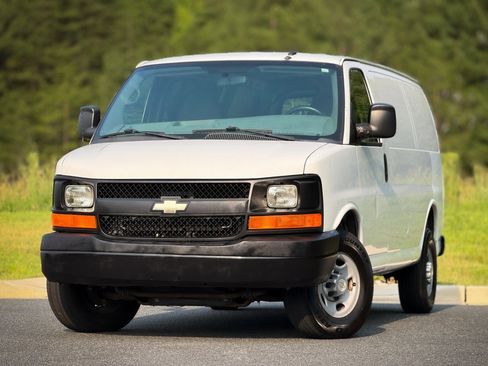 Used 2014 Chevrolet Express 2500 RWD image 5