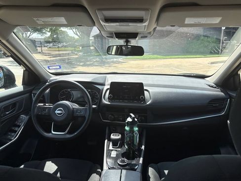 Used 2024 Nissan Rogue S AWD/4WD image 13