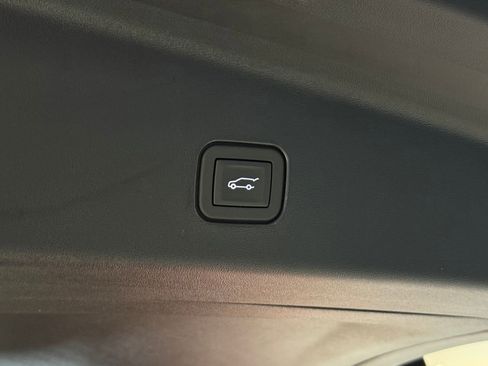 New 2026 Cadillac Vistiq Sport image 47