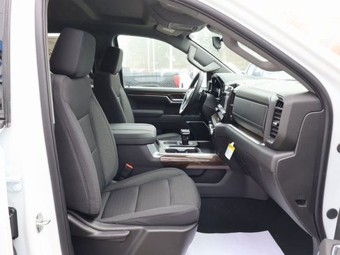 New 2026 GMC Sierra 1500 Elevation w/ LPO, Elevation Black Package AWD/4WD image 38