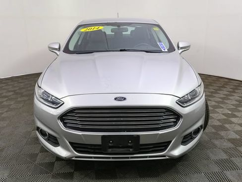 Used 2014 Ford Fusion SE w/ Equipment Group 202A FWD image 4