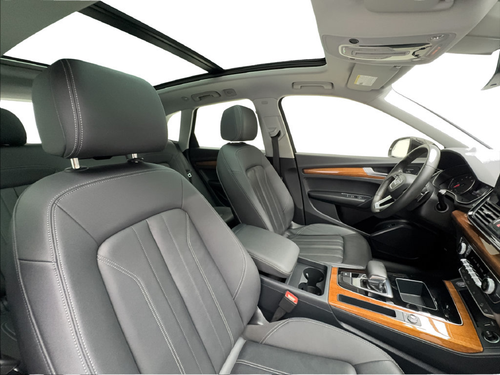 Used 2023 Audi Q5 2.0T Premium w/ Convenience Package AWD/4WD image 34