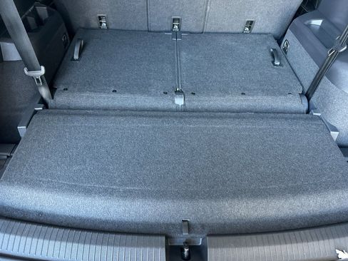 Used 2023 Volkswagen Tiguan SE image 17