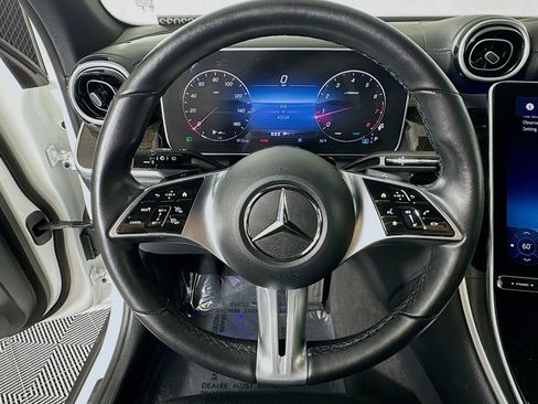 Used 2024 Mercedes-Benz GLC 300 image 19