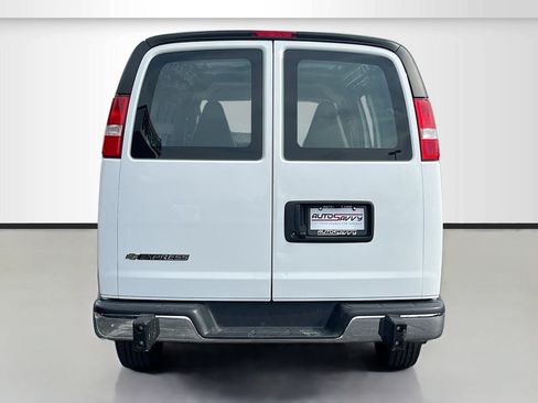 Used 2023 Chevrolet Express 2500 w/ Driver Convenience Package RWD image 6