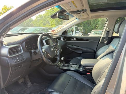 Used 2019 Kia Sorento SX w/ SX Touring Package AWD/4WD image 5